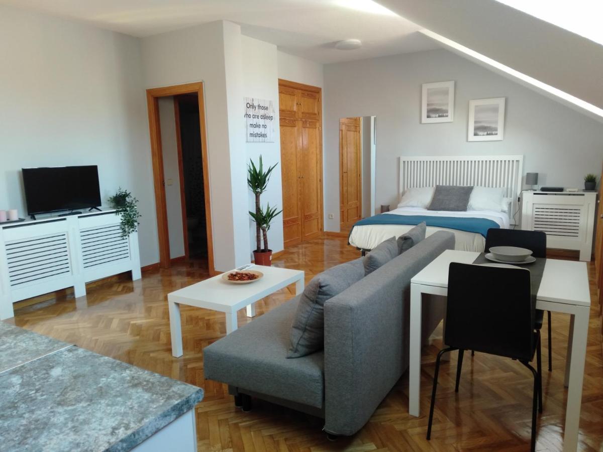 Airport Ifema Barajas Home Madrid Exterior photo